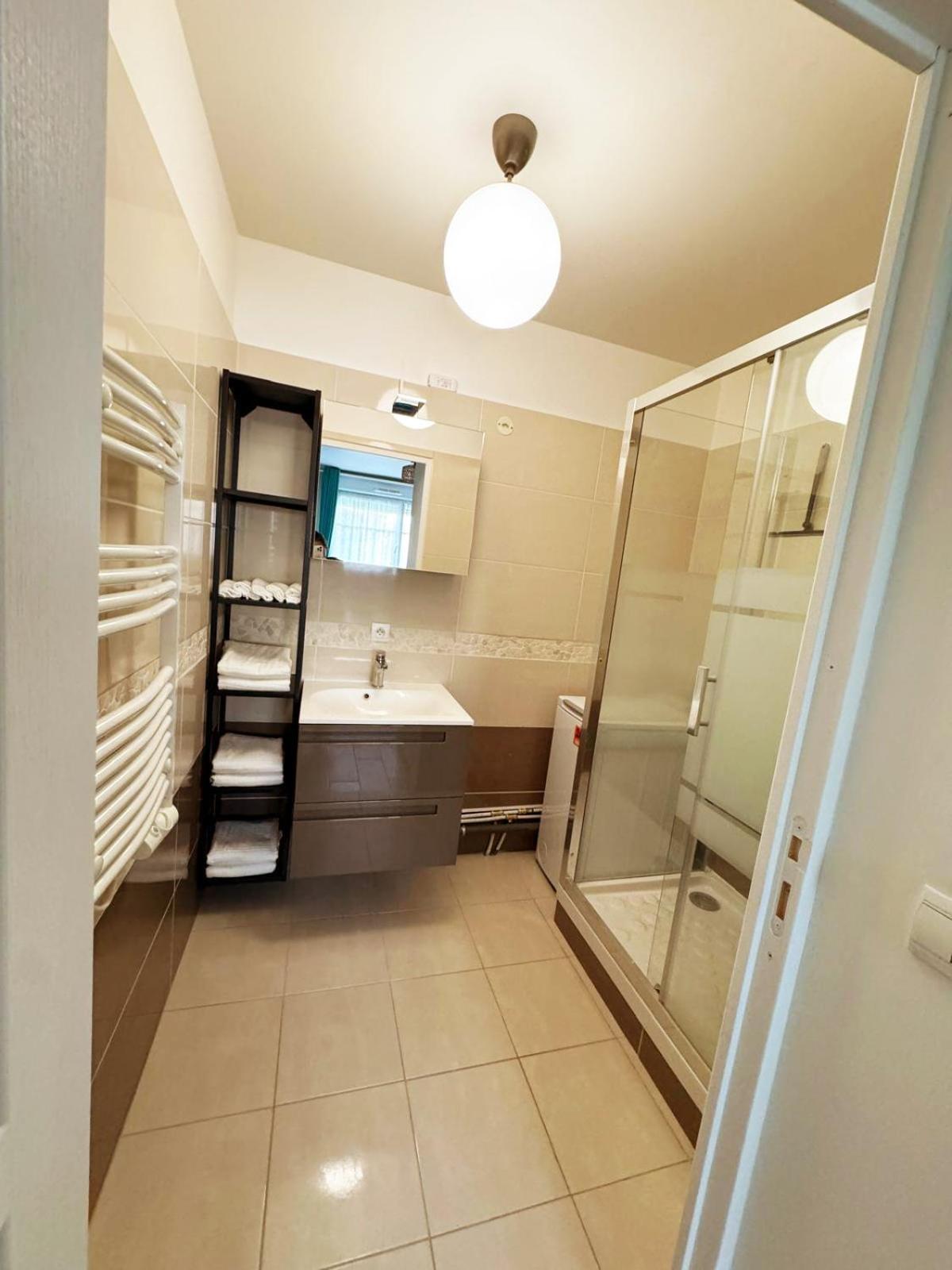 Appartement Magnolia 40M2, Parking Et Wifi Gratuit Montévrain Buitenkant foto